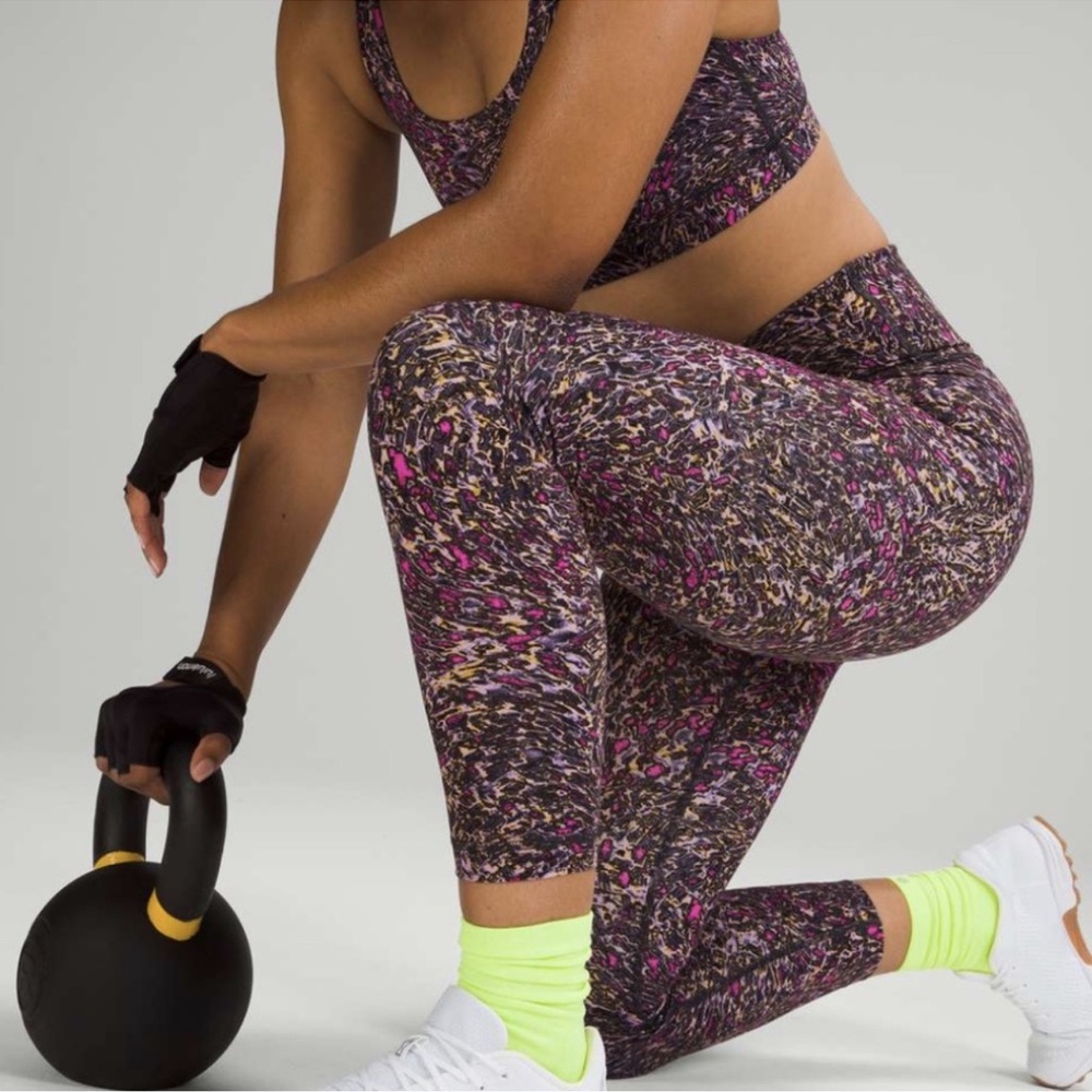 Lululemon SET Invigorate Leggings Size 6 & Longline Sports Bra Size 8